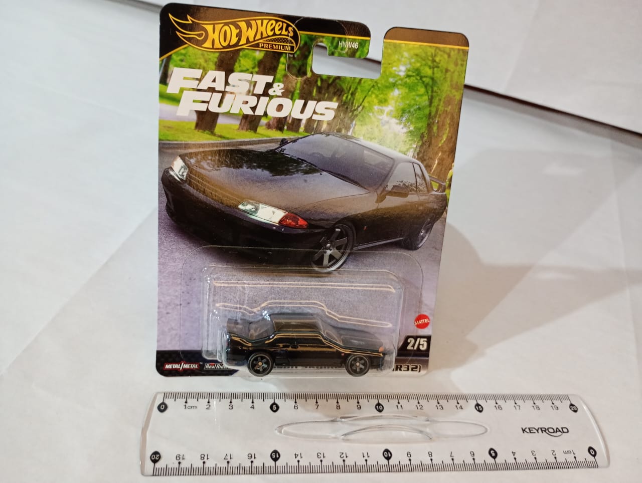 HOTWHEELS PREMIUM NISSAN SKYLINE GT-R (BN32) 